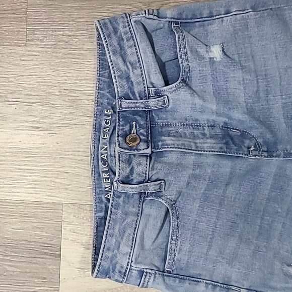 103. American Eagle Ripped Jeans - Picture 2 of 3